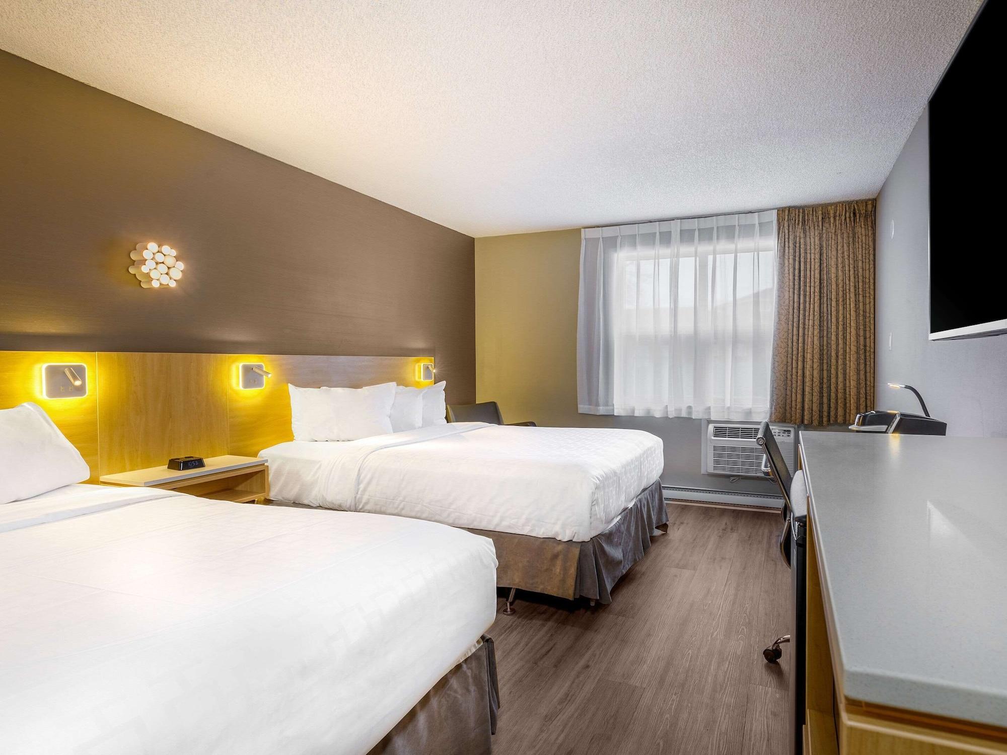 Clarion Pointe Quebec Airport Hotel Exterior photo