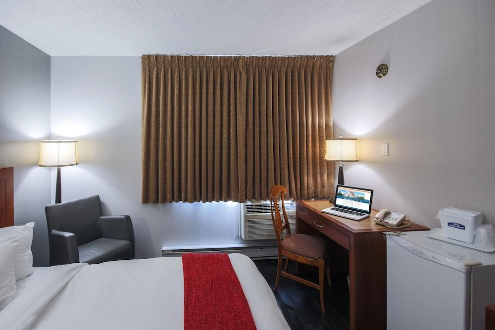 Clarion Pointe Quebec Airport Hotel Exterior photo