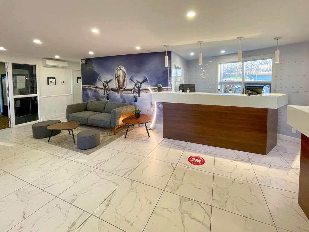 Clarion Pointe Quebec Airport Hotel Interior photo