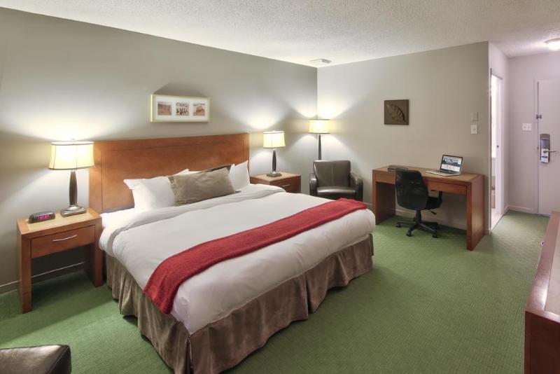 Clarion Pointe Quebec Airport Hotel Exterior photo