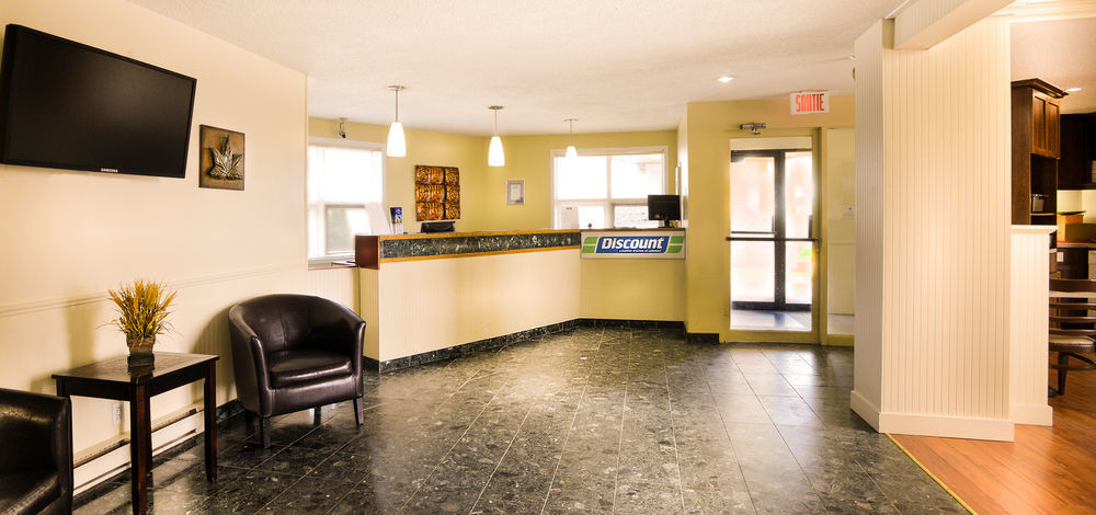 Clarion Pointe Quebec Airport Hotel Exterior photo