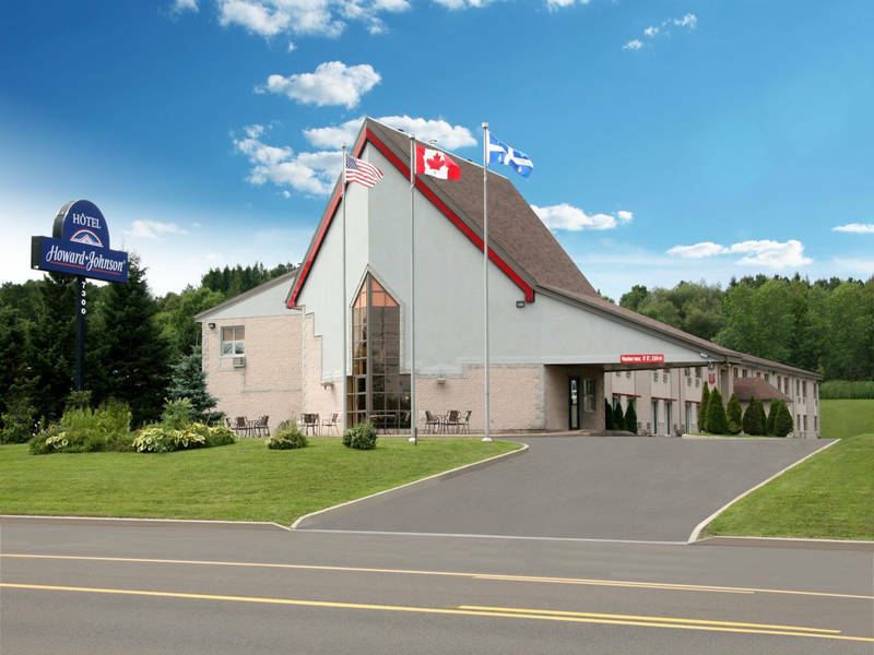 Clarion Pointe Quebec Airport Hotel Exterior photo